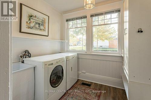 99 Boullee Street, London, ON - Indoor Photo Showing Laundry Room