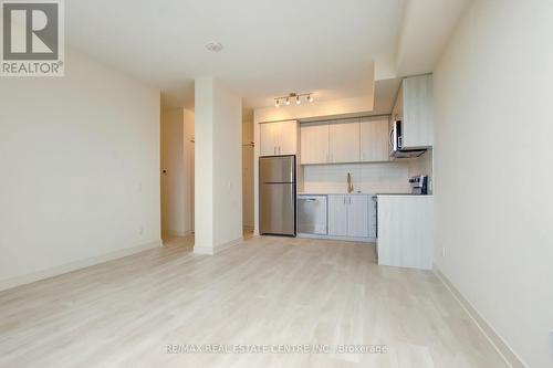 1602 - 8010 Derry Road, Milton, ON - Indoor Photo Showing Kitchen