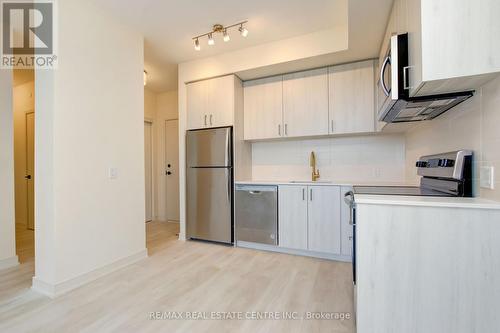 1602 - 8010 Derry Road, Milton, ON - Indoor Photo Showing Kitchen