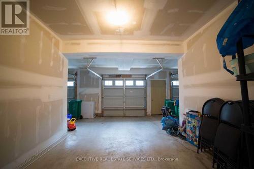 11 - 3135 Boxford Crescent, Mississauga, ON - Indoor Photo Showing Garage