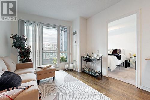 1002 - 60 Byng Avenue W, Toronto, ON - Indoor Photo Showing Living Room