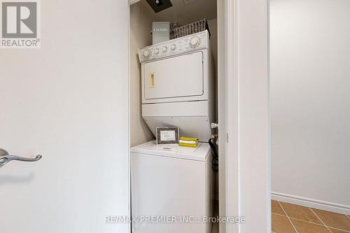 1002 - 60 Byng Avenue W, Toronto, ON - Indoor Photo Showing Laundry Room