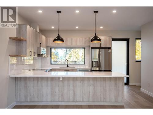 9 Pine  Street Unit# 6, Nelson, BC - Indoor Photo Showing Kitchen With Upgraded Kitchen