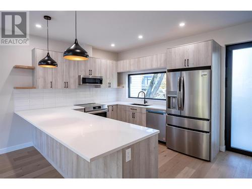 9 Pine  Street Unit# 6, Nelson, BC - Indoor Photo Showing Kitchen With Upgraded Kitchen