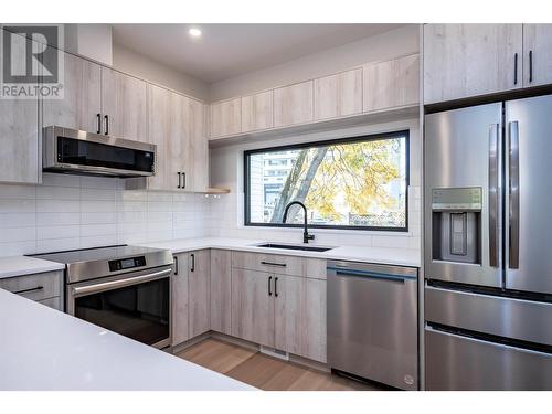 9 Pine  Street Unit# 6, Nelson, BC - Indoor Photo Showing Kitchen With Upgraded Kitchen