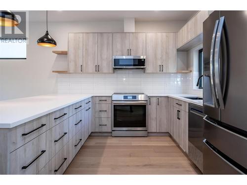 9 Pine  Street Unit# 6, Nelson, BC - Indoor Photo Showing Kitchen With Upgraded Kitchen