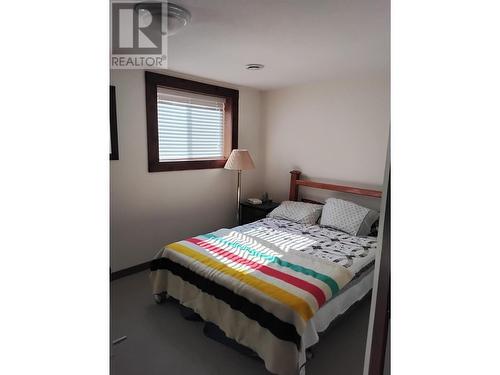 453 13Th  Avenue, Invermere, BC - Indoor Photo Showing Bedroom