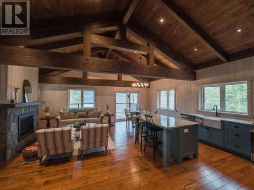 23 Birch Bend Grove, Kaslo, BC - Indoor With Fireplace