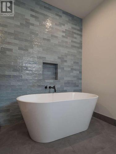 23 Birch Bend Grove, Kaslo, BC - Indoor Photo Showing Bathroom