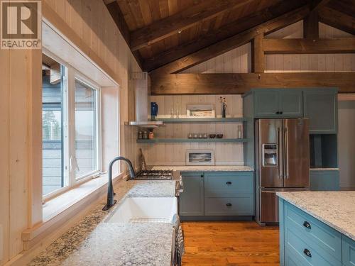 23 Birch Bend Grove, Kaslo, BC - Indoor Photo Showing Kitchen