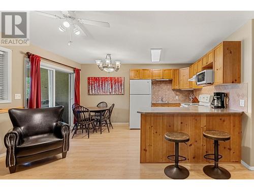 1200 Riverside  Way Unit# 1222, Fernie, BC - Indoor Photo Showing Kitchen