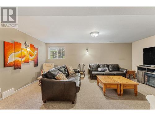 1200 Riverside  Way Unit# 1222, Fernie, BC - Indoor Photo Showing Living Room