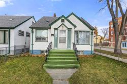 353 Manitoba AVE  Winnipeg, MB R2W 2G2