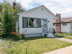 30 Esdaile Avenue  Dartmouth, NS B2Y 2N6