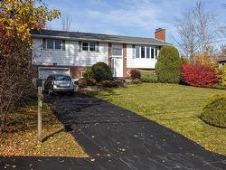 262 Danny Drive  Halifax, NS B4G 1B3