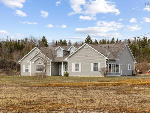 315 Highway 1, Mount Uniacke, NS 