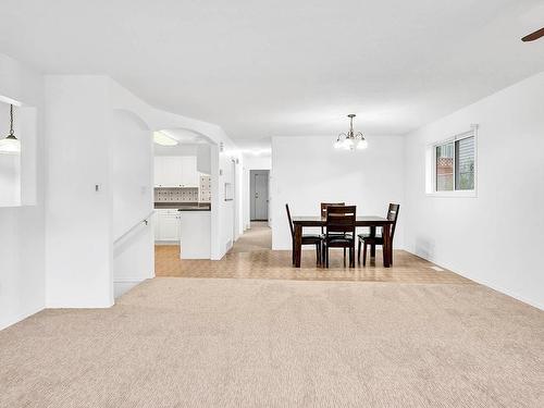 125 Fernie Place, Kamloops, BC - Indoor Photo Showing Dining Room