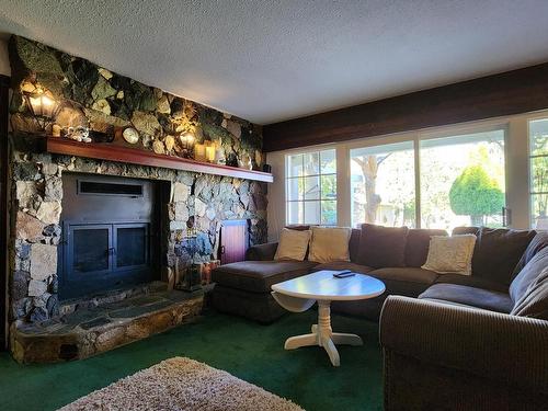 278 Cliff Cres, Ashcroft, BC - Indoor Photo Showing Living Room With Fireplace