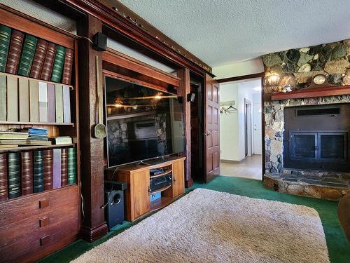 278 Cliff Cres, Ashcroft, BC - Indoor Photo Showing Other Room With Fireplace