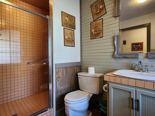 278 Cliff Cres, Ashcroft, BC - Indoor Photo Showing Bathroom