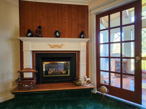 278 Cliff Cres, Ashcroft, BC - Indoor With Fireplace