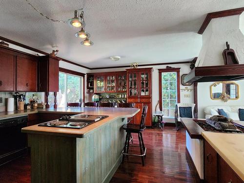 278 Cliff Cres, Ashcroft, BC - Indoor Photo Showing Kitchen