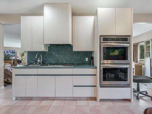 3390 Shuswap Road E, Kamloops, BC - Indoor Photo Showing Kitchen