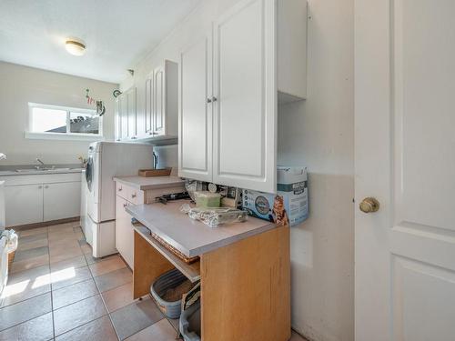 3390 Shuswap Road E, Kamloops, BC - Indoor Photo Showing Kitchen