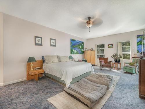 3390 Shuswap Road E, Kamloops, BC - Indoor Photo Showing Bedroom