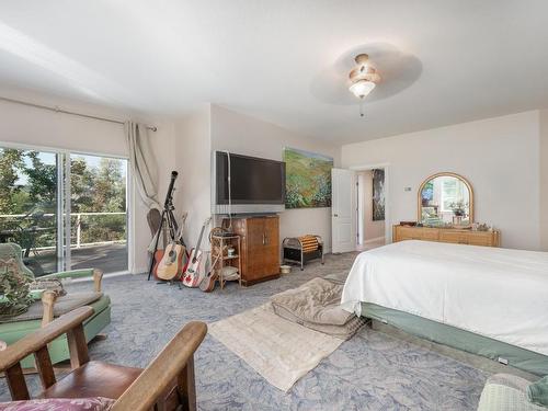 3390 Shuswap Road E, Kamloops, BC - Indoor Photo Showing Bedroom