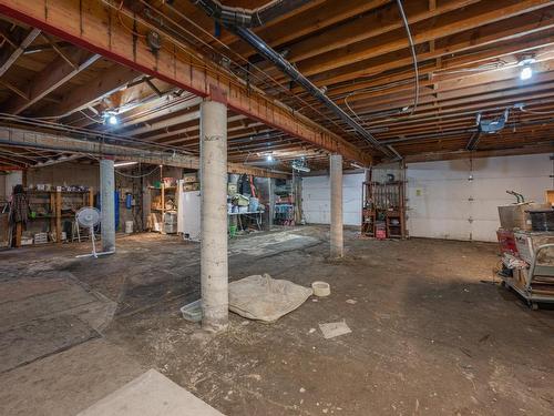 3390 Shuswap Road E, Kamloops, BC - Indoor Photo Showing Garage