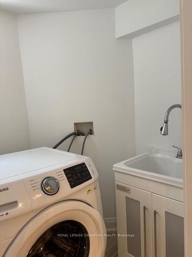 Bsmt-30 Chiswell Cres, Toronto, ON - Indoor Photo Showing Laundry Room