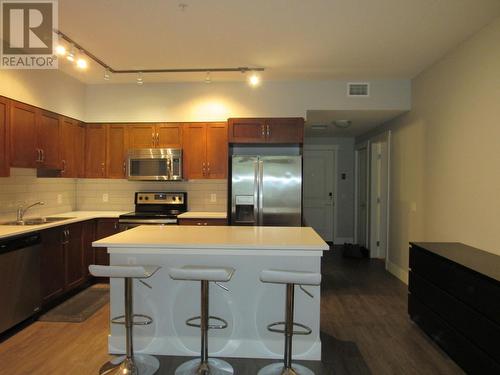 5570 Bwater Rd Road Unit# 117, Castlegar, BC - Indoor Photo Showing Kitchen With Stainless Steel Kitchen