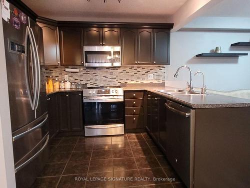 69 Banffshire St, Kitchener, ON - Indoor Photo Showing Kitchen With Double Sink With Upgraded Kitchen