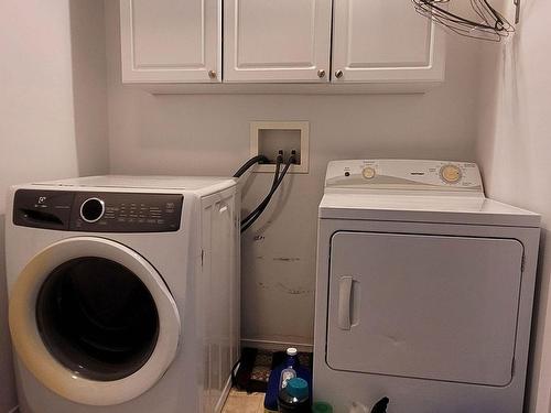 69 Banffshire St, Kitchener, ON - Indoor Photo Showing Laundry Room