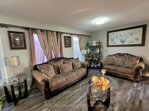 69 Banffshire St, Kitchener, ON - Indoor Photo Showing Living Room