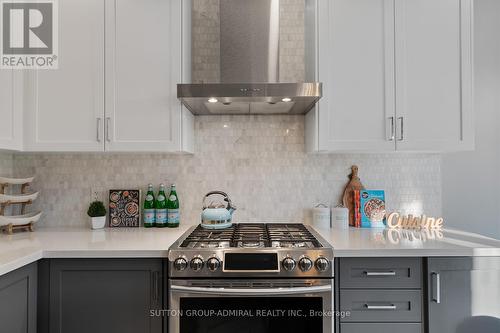 159 Mintwood Road, Vaughan, ON - Indoor Photo Showing Kitchen With Upgraded Kitchen