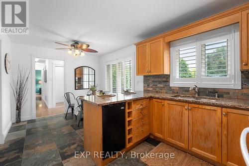 8 Griffith Avenue, Georgina, ON - Indoor Photo Showing Kitchen