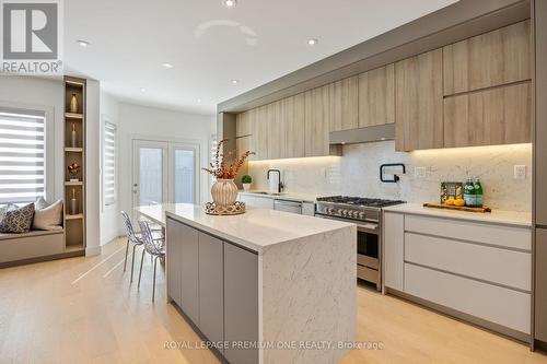 9 Colle Melito Way, Vaughan, ON - Indoor Photo Showing Kitchen With Upgraded Kitchen