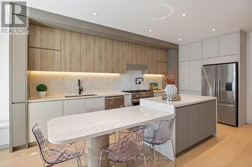 9 Colle Melito Way, Vaughan, ON - Indoor Photo Showing Kitchen With Double Sink With Upgraded Kitchen