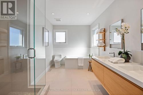 9 Colle Melito Way, Vaughan, ON - Indoor Photo Showing Bathroom