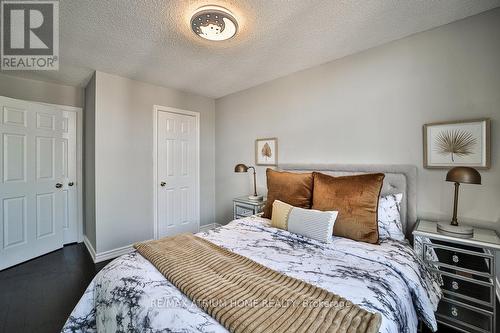 92 Milliken Meadows Drive, Markham, ON - Indoor Photo Showing Bedroom