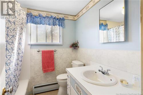 21 Kennedy Court, Fredericton, NB - Indoor Photo Showing Bathroom