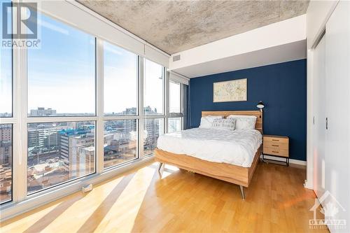 324 Laurier Avenue Unit#1810, Ottawa, ON - Indoor Photo Showing Bedroom