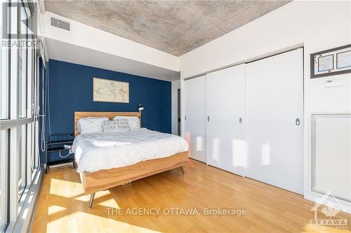 1810 - 324 Laurier Avenue, Ottawa, ON - Indoor Photo Showing Bedroom