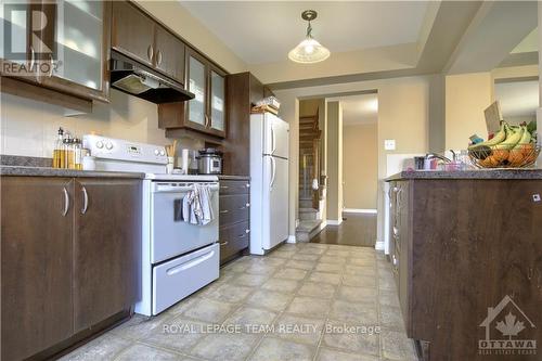 2092 Madrid Avenue, Ottawa, ON - Indoor Photo Showing Kitchen