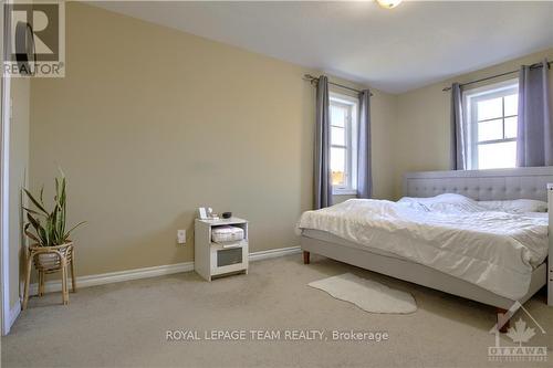 2092 Madrid Avenue, Ottawa, ON - Indoor Photo Showing Bedroom