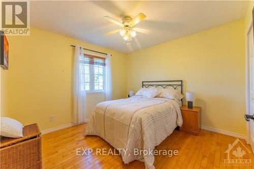 4883 2Nd Line Road, South Glengarry (724 - South Glengarry (Lancaster) Twp), ON - Indoor Photo Showing Bedroom