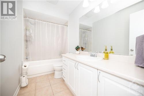 7858 Decarie Drive, Ottawa, ON - Indoor Photo Showing Bathroom