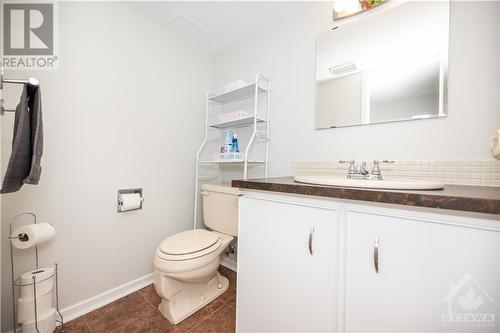 7858 Decarie Drive, Ottawa, ON - Indoor Photo Showing Bathroom